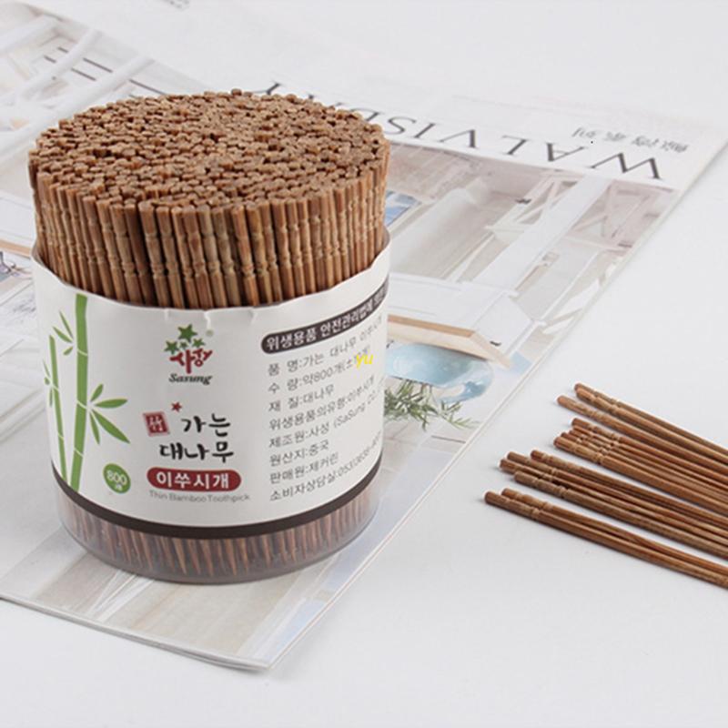 Set 800 tăm tre một đầu nhọn dùng một lần kèm hộp đựng