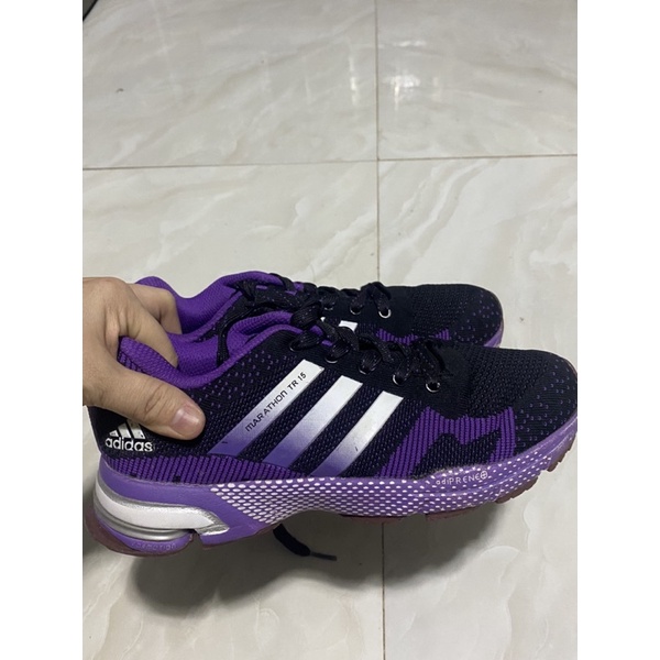 Giày thể thao hiệu si