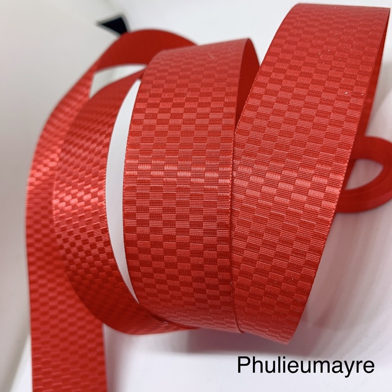 Ruy băng hoạ tiết caro 25mm đỏ ( Trang trí Noel)