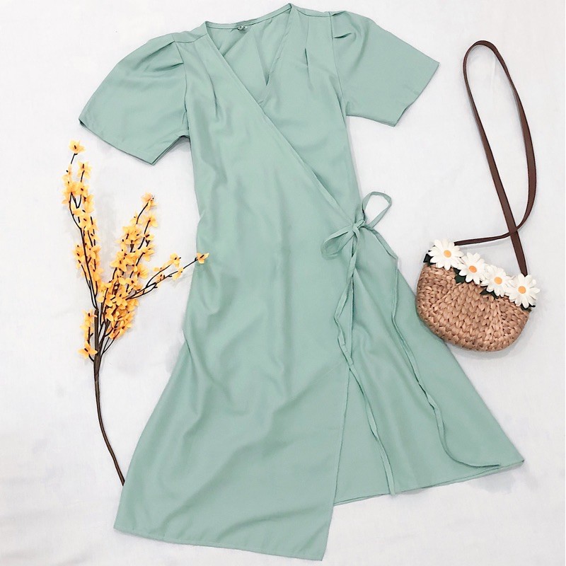 Đầm váy mint xẻ tà