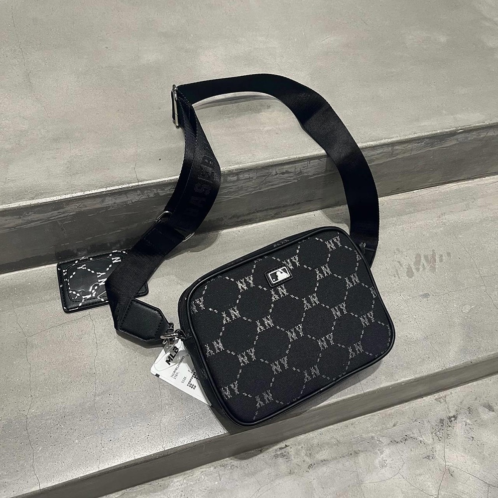 TÚI ĐEO CHÉO MLB DIAMOND MONOGRAM JQD NEW YORK YANKEES