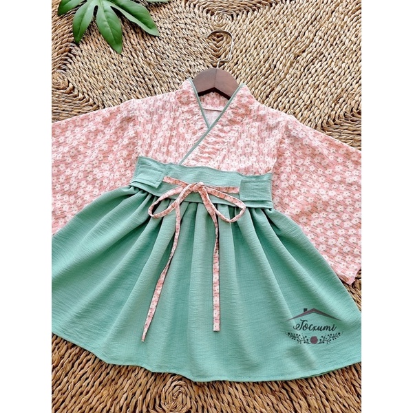 [THIẾT KẾ] KIMONO HOA HỒNG CÁCH TÂN CHO BÉ YÊU [HÀNG ĐẸP]