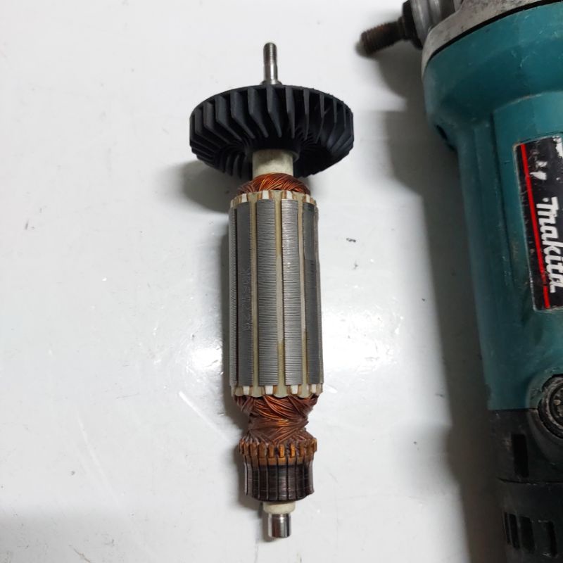 RUỘT MÁY MÀI MAKITA 9533 ĐIỆN 100V