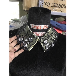 Cổ áo sơ mi nữ trắng và đen ( cổ Đức)