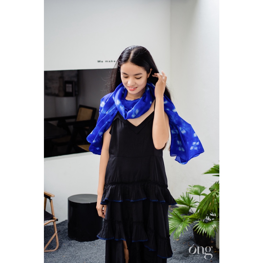 Khăn choàng cổ đi biển- Lụa tơ tằm Việt Nam tạo hoạ tiết bằng kỹ thuật Shibori - Óng silk- 80* 180cm - Azo free