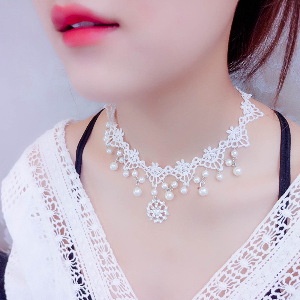 Vòng cổ ren trắng đính đá sang trọng MS89