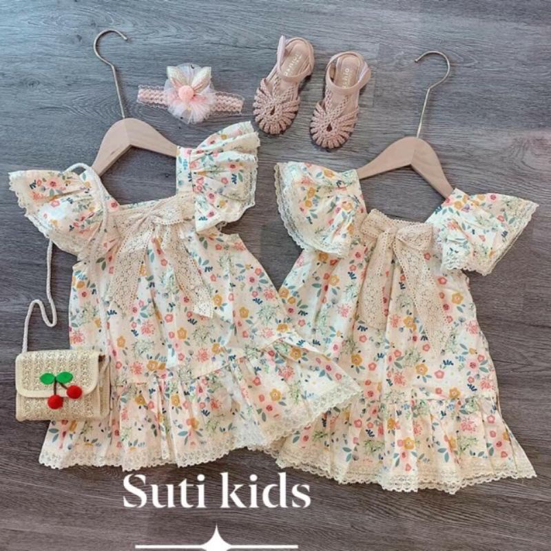 Váy  bé gái - Đầm công chúa 2 dây đính nơ phong cách Hàn Quốc siêu xinh