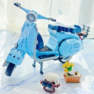 Mô hình đồ chơi lắp ráp xe Vespa 125 xanh cực dễ thương cho bé
