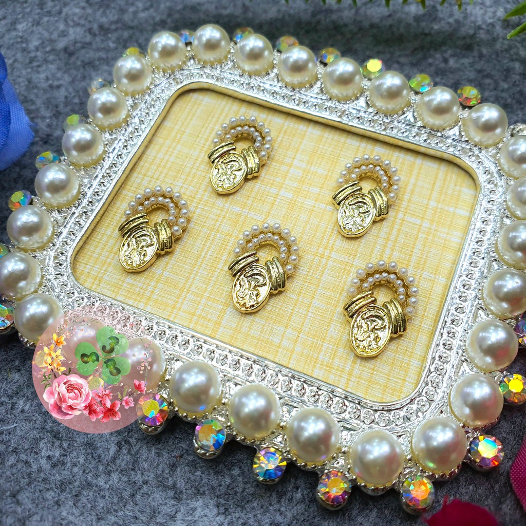 Mã CR126 . Charm kim loại đính đá trang trí móng siêu xinh.