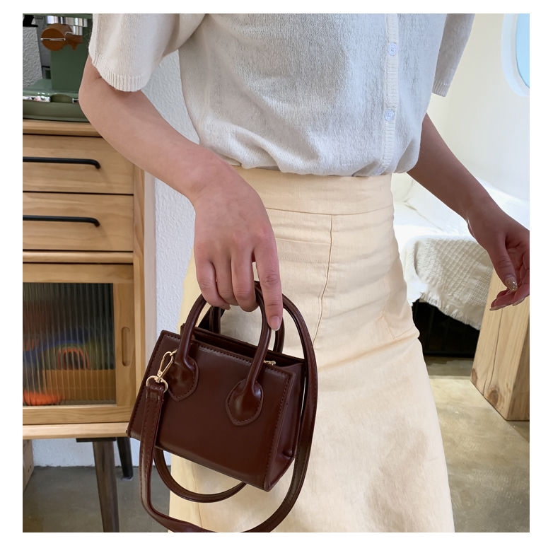 Túi đeo chéo size nhỏ thời trang dành cho phái nữ | BigBuy360 - bigbuy360.vn