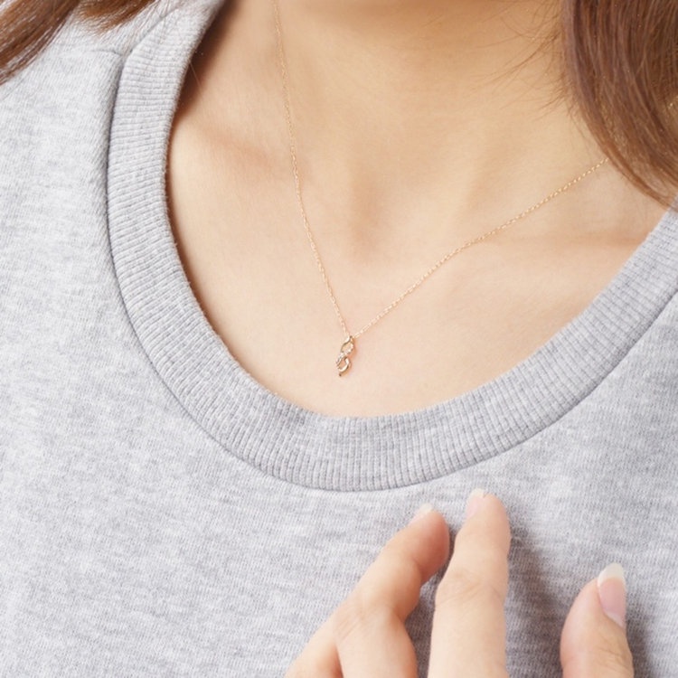 Dây chuyền vàng ribbon đính kim cương ESTELLE