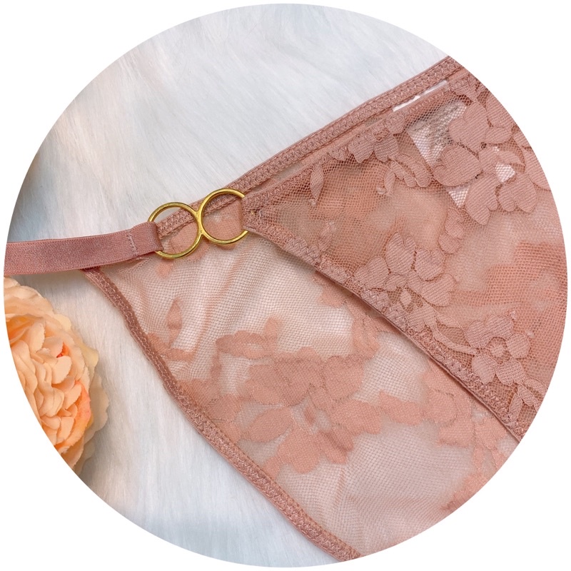Quần lót sexy, chất liệu ren vân nổi cao cấp, phối dây hông quyến rũ | BigBuy360 - bigbuy360.vn