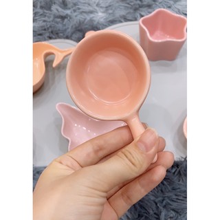 Bát ăn dặm, Chén sứ màu hồng cho bé