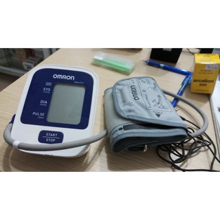 Máy đo huyết áp bắp tay Omron Hem 8712