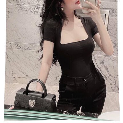 Áo cộc cổ khoét trơn không viền