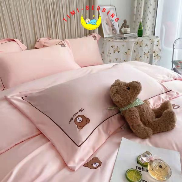 Bộ chăn ga gối lụa thêu gấu teddy bear cao cấp, nhập khẩu – Set ga gối lụa 4 món – Timibedding