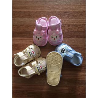 Dép tập đi đế kép trống trơn trượt cho bé