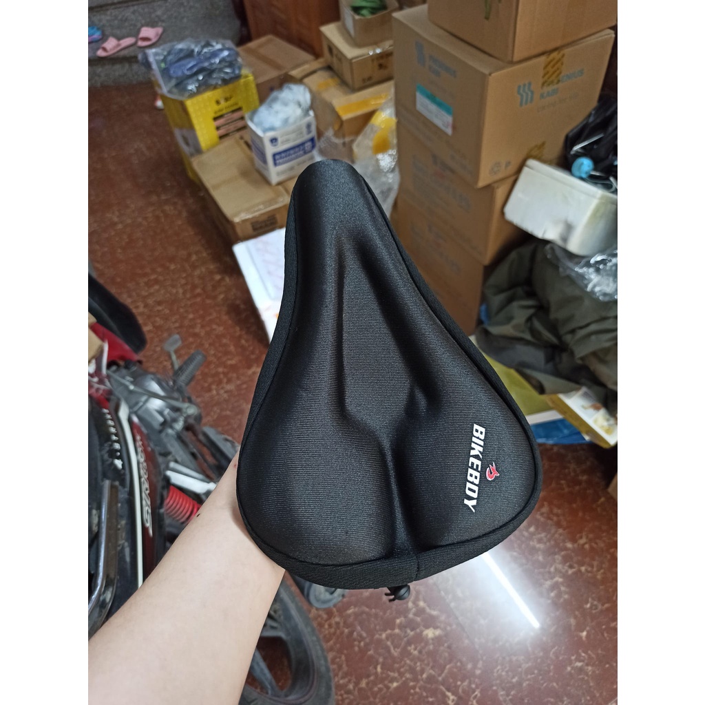 Bọc yên xe đạp thể thao , tặng kèm áo chống nước cho yên xe