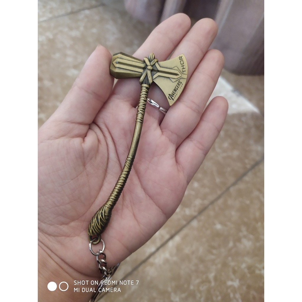 Móc khóa siêu anh hùng hình bàn tay Thanos, búa Thor, rìu Thor siêu đẹp chất liệu hợp kim không rỉ