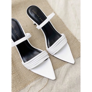 Sandal mũi nhọn cá tính