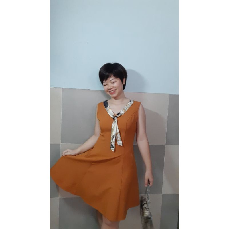 Đầm ngắn xòe vải tuyết mưa dày dặn