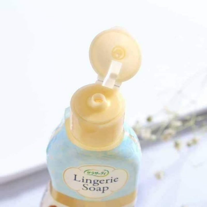 Nước giặt đồ lót Lingerie Soap Nhật Bản 120ml