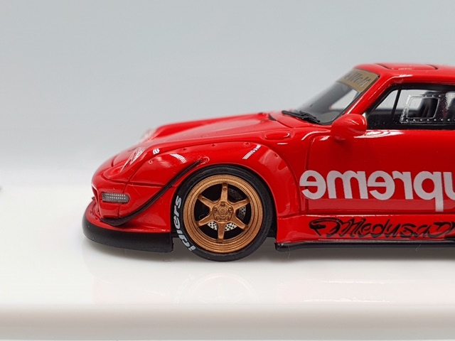 Xe Mô Hình Rauh-Welt Porsche 911 (993) Coupe Superme 1:64 Timothy&amp;Pierre ( Đỏ Superme)