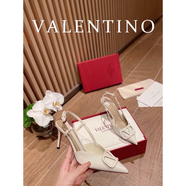 Giày cao gót mũi nhọn gót cao 8cm khoét eo màu trơn thương hiệu Valentino da thật cao cấp da mềm