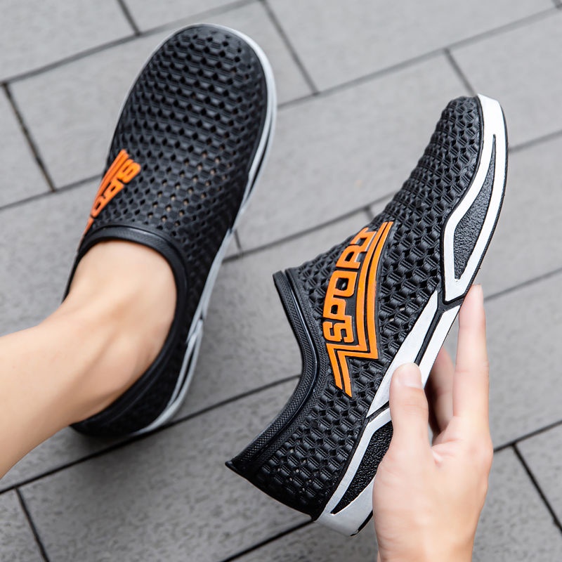 Giày sandal Đế Mềm Dày Đục Lỗ Thoáng Khí Chống Trượt Chống Mài Mòn Thời Trang Mùa Hè 2022 Cho Nam