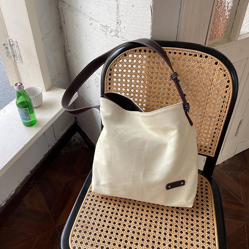 Túi Đeo Chéo Canvas Khóa Nam Châm Thời Trang Nữ Đơn Giản