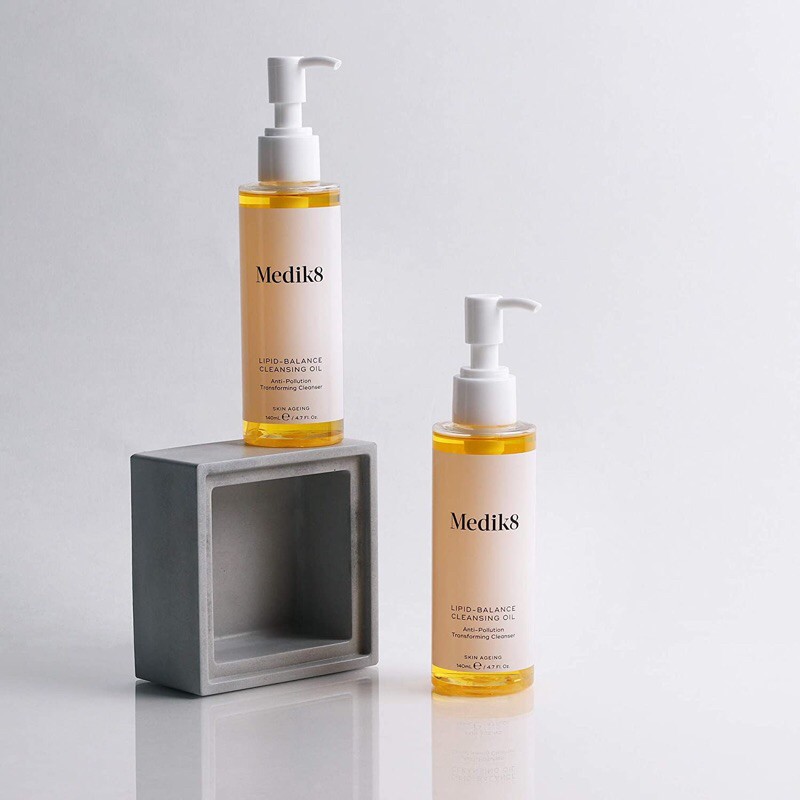 Dầu tẩy trang Medik8 LIPID-BALANCE CLEANSING OIL™ Anti-Pollution Transforming Cleanser 140ml
