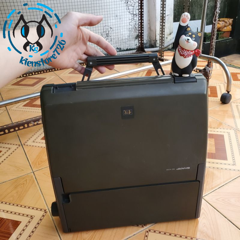 Laptop cổ đại trưng bày, sưu tầm .kienstore358
