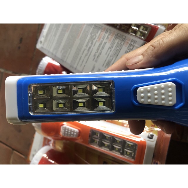Đèn pin cầm tay kiêm đèn để bàn 9 bóng led 8796