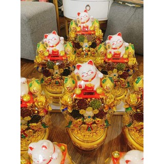 Tháp tỏi mèo thần tài - Tháp ngọc thực