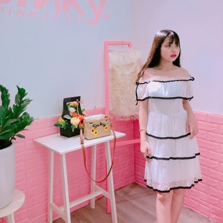 Váy trắng trễ vai ren