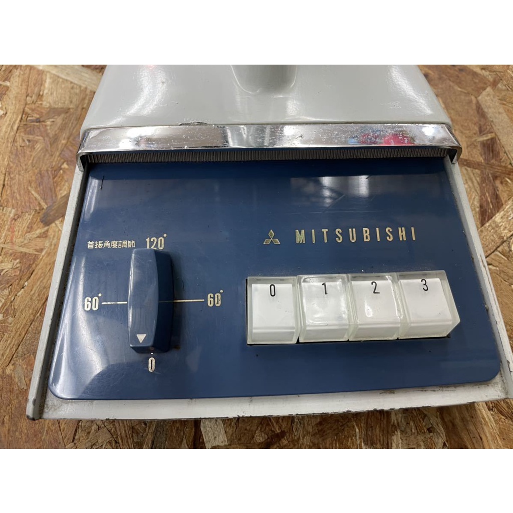 Quạt nội địa Nhật Mitsubishi D30 G2 cánh 30cm toàn  thân sắt giá 2tr