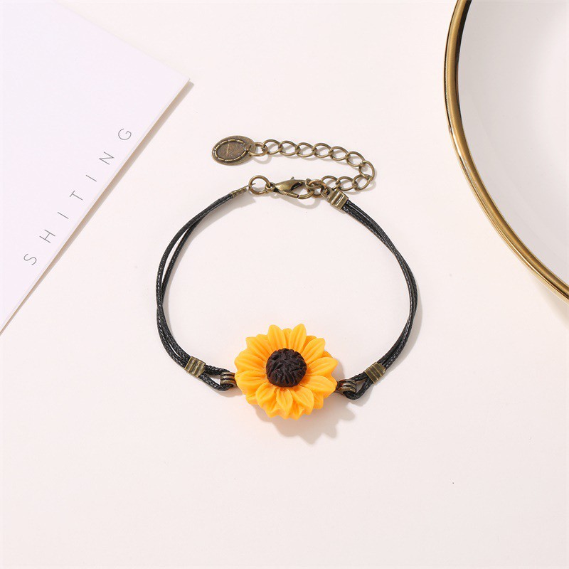 Small Fresh Chrysanthemum Leather Bracelet