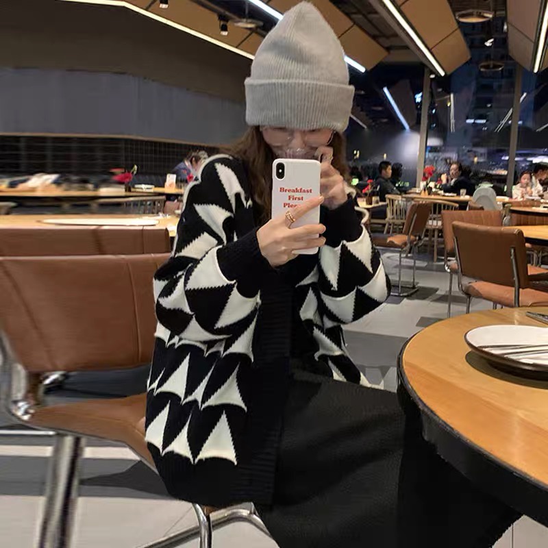 Áo khoác cardigan len Forgirl hoạ tiết tam giác dáng rộng