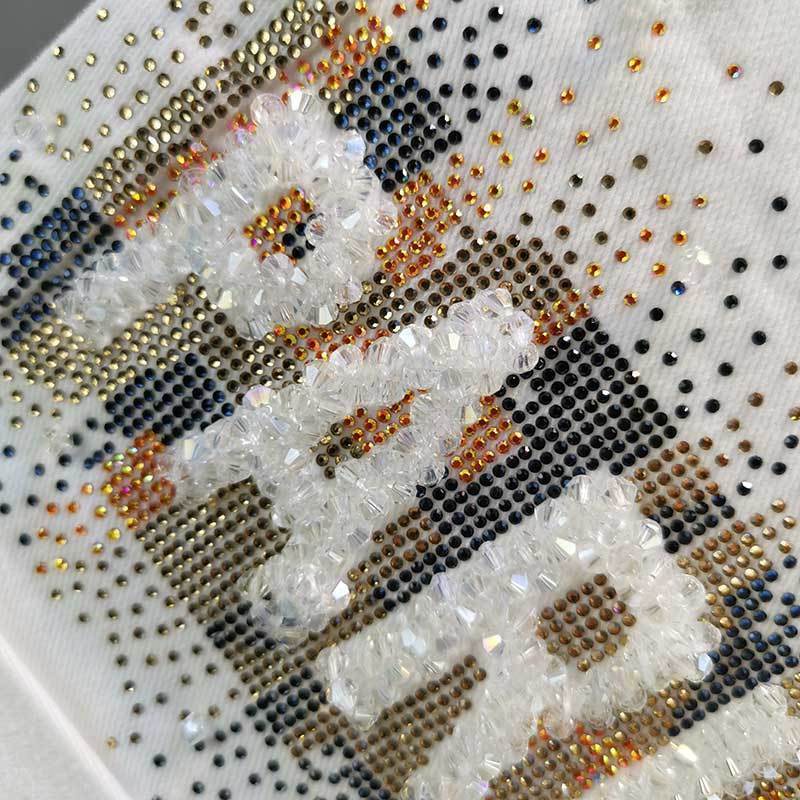 Quần ngắn jean ống rộng eo cao màu trắng mỏng họa tiết chữ cái 2021 dành cho nữ