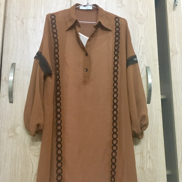 Thanh lý váy DChic nâu