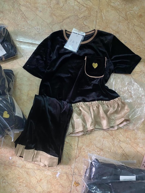 Bộ nhung phối bèo dành cho nữ | BigBuy360 - bigbuy360.vn