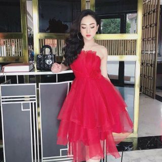 Váy thiết kế cô dâu ngắn cúp ngực sẵn màu trắng