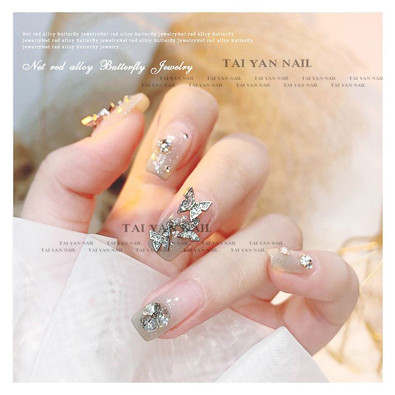 Charm cao cấp trang trí móng,charm bươm cao cấp loại 1 còn 2,3,4 com dính liền