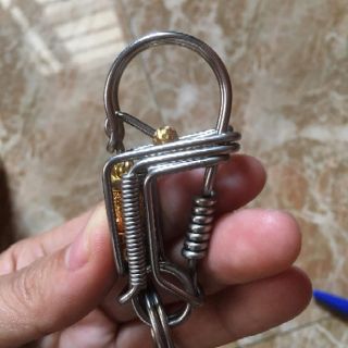 Móc khóa uốn thủ công (chụ khắc thần chú bình an và may mắn)