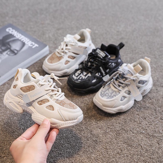 Giầy thể thao cho bé