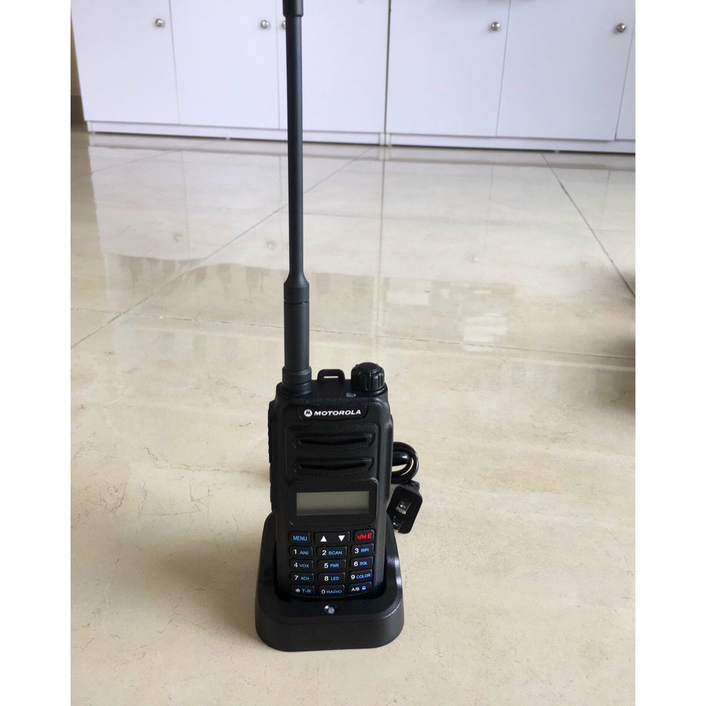 Bộ đàm Motorola GS-1900UV. Phiên bản 2 băng tần số UHF, VHF. Tích hợp màn hình hiển thị LCD & bàn phím lập trình