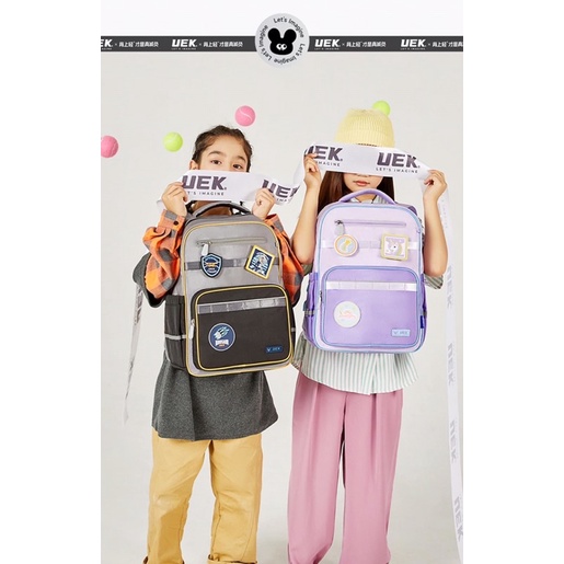 Balo tím uek huy hiệu