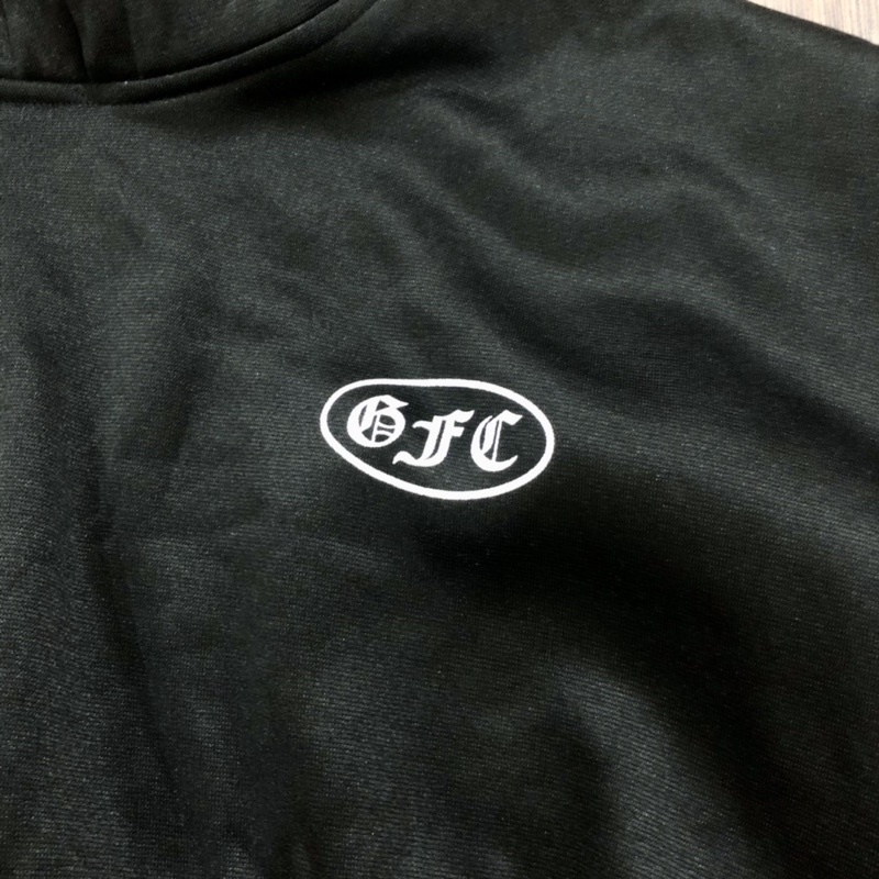 Áo hoodie croptop Gumfresh