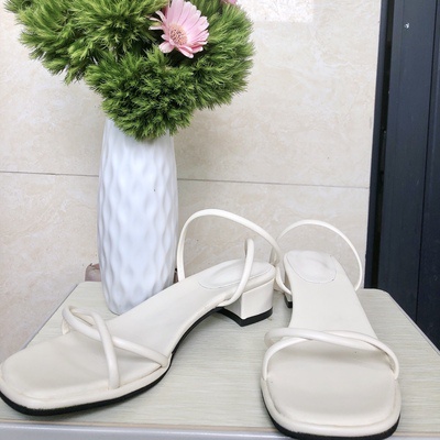 Sandal nữ gót vuông quai mảnh dây xoắn thiết kế độc lạ xinh xắn