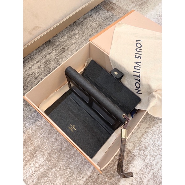 VÍ CLUTCH LV KHOÁ KÉO NHIỀU NGĂN CÓ DÂY ĐEO TAY FULLBOX